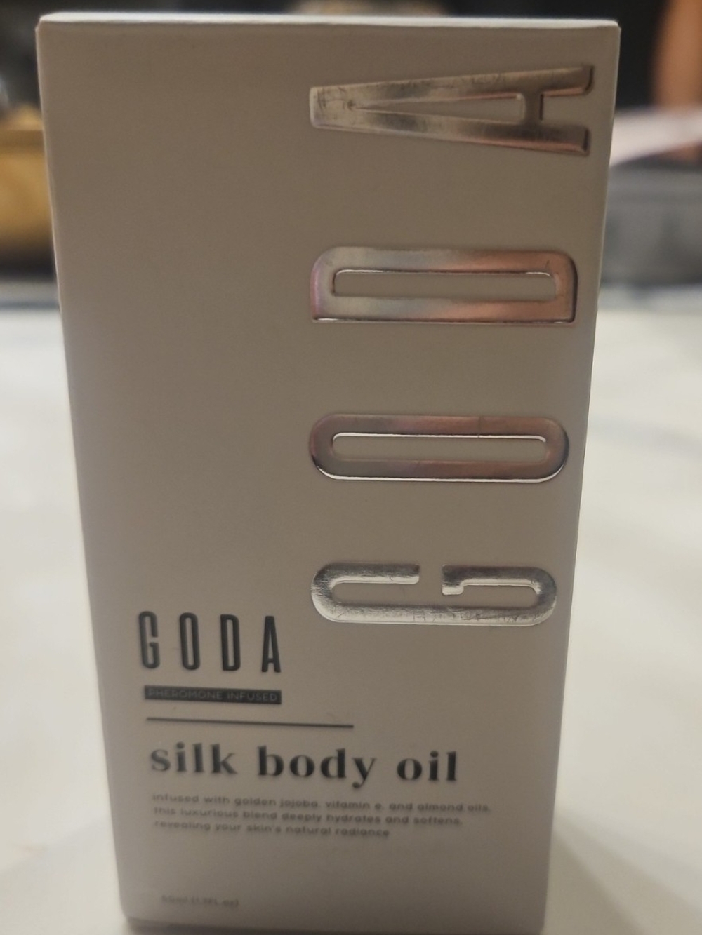 Silk Body Oil — Hydrating White Body Oil - Picture 2 of 5